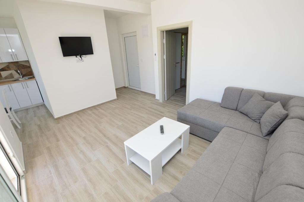 Tomic Apartment *