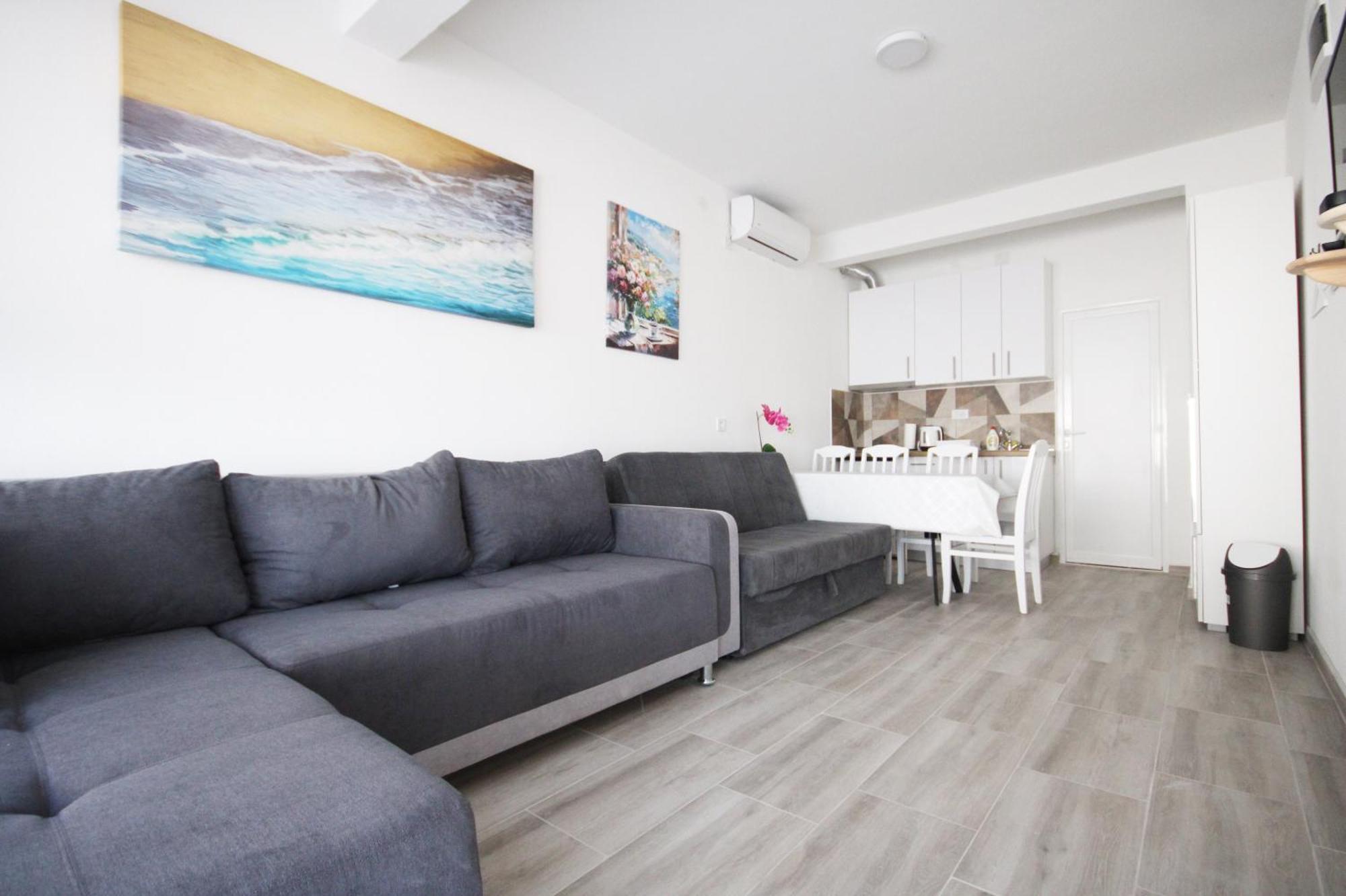 Tomic Apartment *